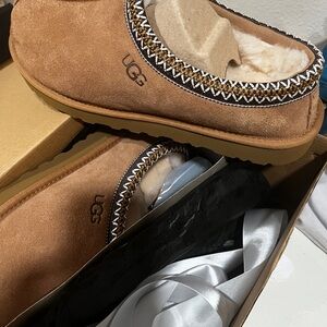 UGG Chestnut Slippers with Plush Lining